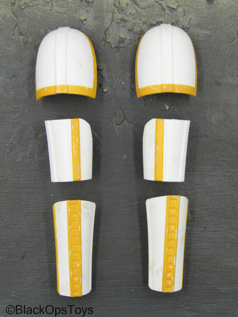 Load image into Gallery viewer, Star Wars Artillery Stormtrooper - White &amp; Yellow Arm Armor
