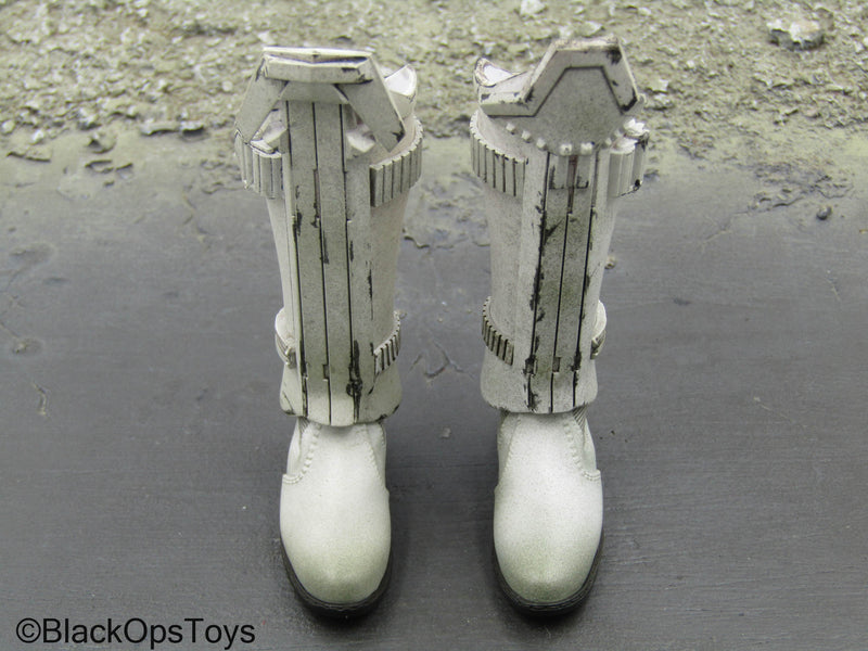 Load image into Gallery viewer, Star Wars Tank Commander - White Boots w/Shin Guards (Peg Type)
