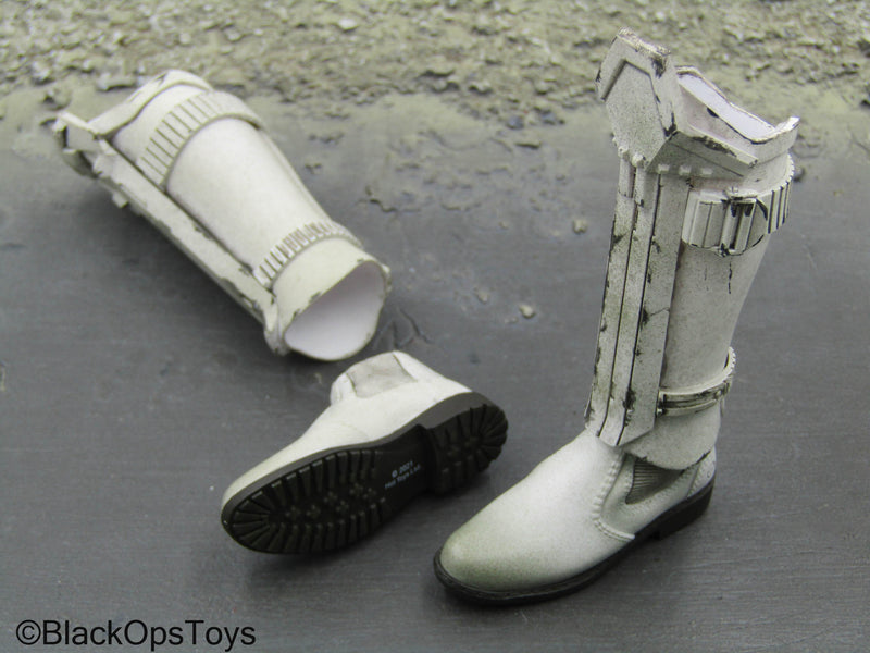 Load image into Gallery viewer, Star Wars Tank Commander - White Boots w/Shin Guards (Peg Type)
