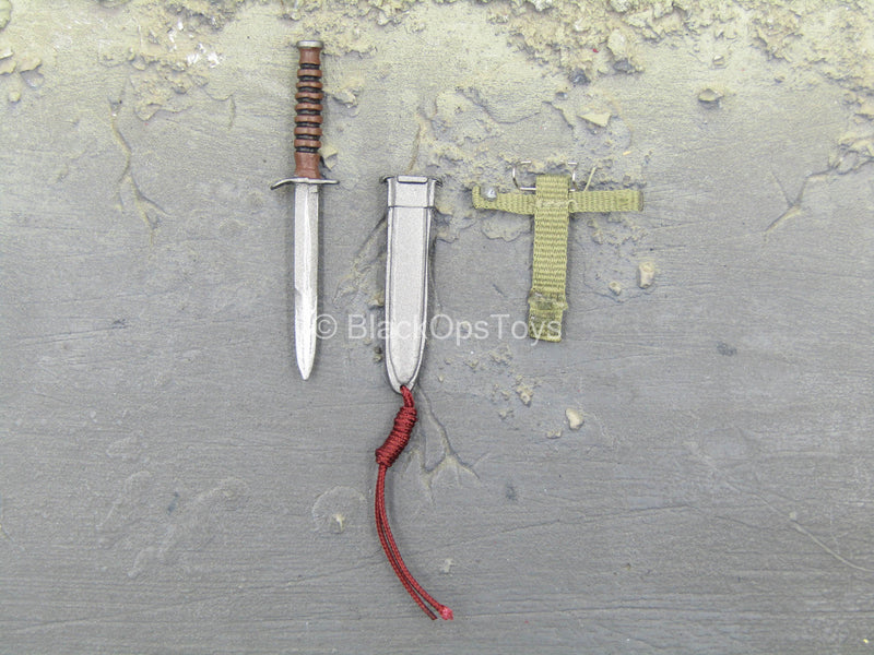 Load image into Gallery viewer, Paratrooper 3rd RPIMa Algeria - Metal Knife w/Metal Sheath
