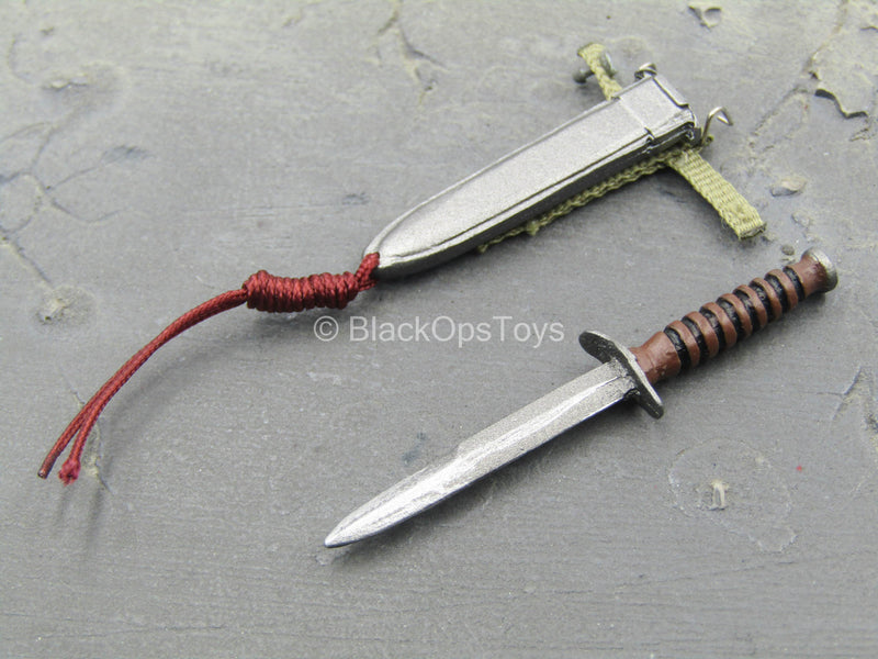 Load image into Gallery viewer, Paratrooper 3rd RPIMa Algeria - Metal Knife w/Metal Sheath
