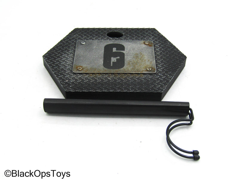 Load image into Gallery viewer, Rainbow Six Siege - Smoke - Metal Base Figure Stand
