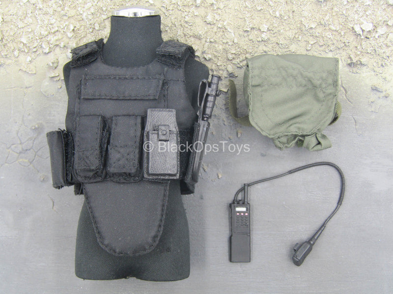 Load image into Gallery viewer, Cleveland PD SWAT Team - Black Plate Carrier w/Pouch Set
