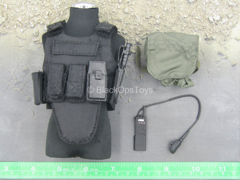 Load image into Gallery viewer, Cleveland PD SWAT Team - Black Plate Carrier w/Pouch Set
