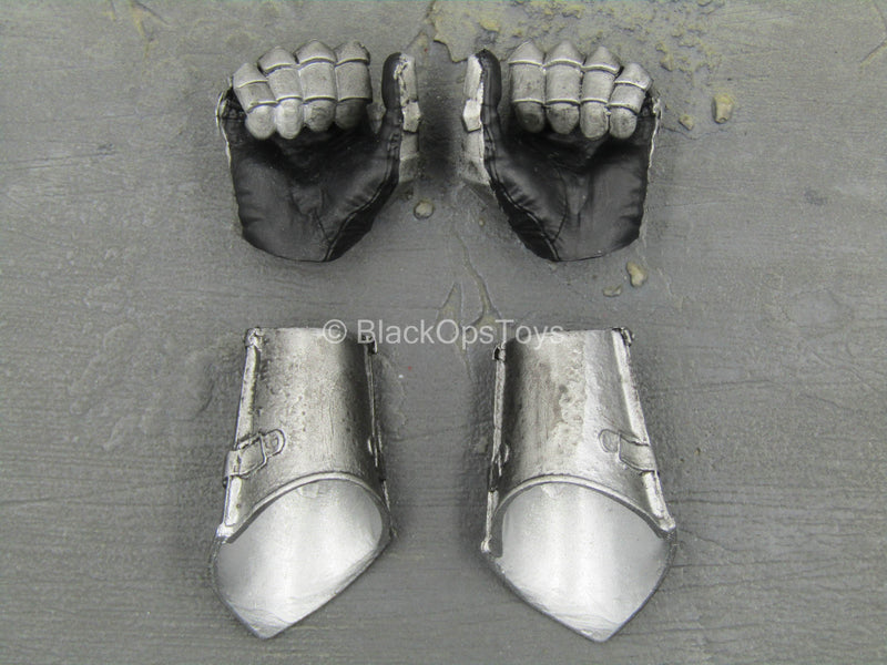 Load image into Gallery viewer, St Johns Knights - Metal Gloved Hands w/Gauntlets
