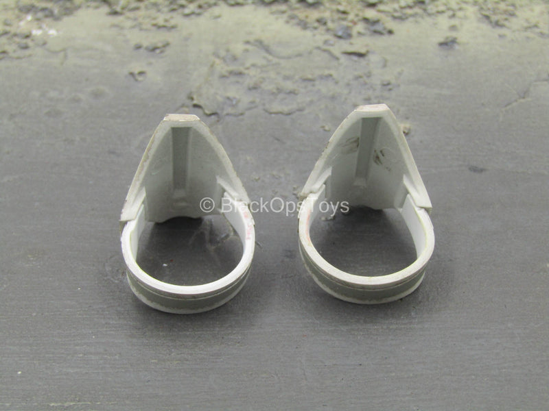 Load image into Gallery viewer, Star Wars - Coruscant Guard - White Weathered Knee Pads

