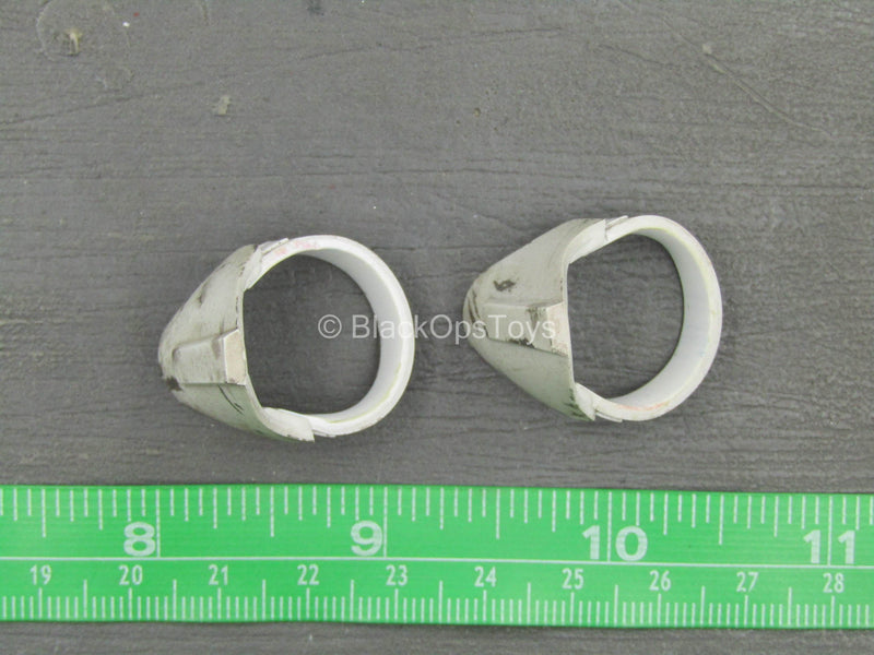 Load image into Gallery viewer, Star Wars - Coruscant Guard - White Weathered Knee Pads
