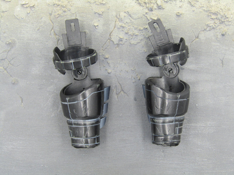 Load image into Gallery viewer, Armored Batman - Armored Forearm Guards
