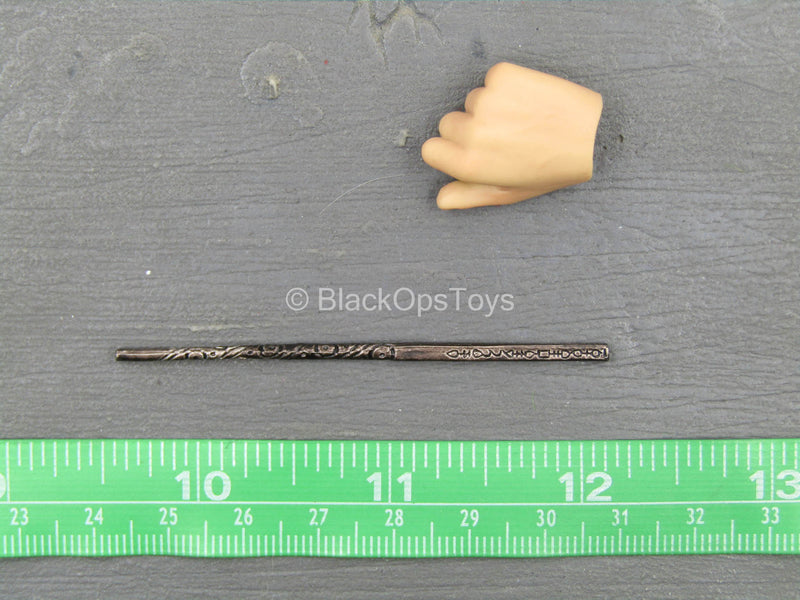 Load image into Gallery viewer, Harry Potter - Sirius Black - Male Wand Holding Hand w/Wand
