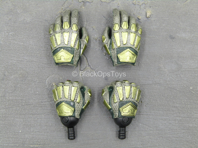 Load image into Gallery viewer, Spider-Man - Mysterio - Male Gloved Hand Set (x4)
