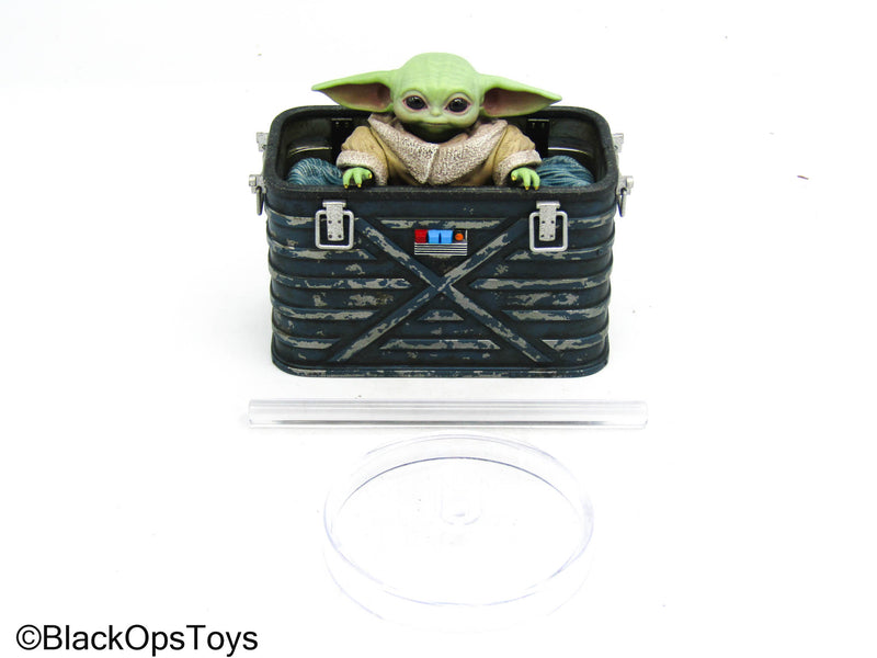 Load image into Gallery viewer, Star Wars Grogu - Grogu w/Crate &amp; Stand

