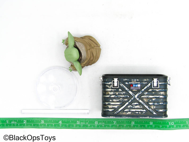 Load image into Gallery viewer, Star Wars Grogu - Grogu w/Crate &amp; Stand
