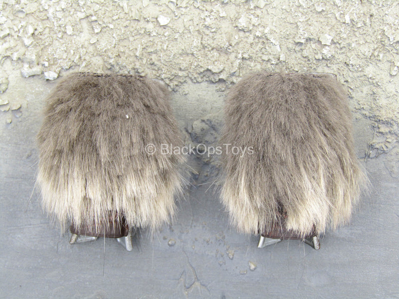 Load image into Gallery viewer, Dragonborn Warrior - Shin Guards w/Fur Like Detail (x2)
