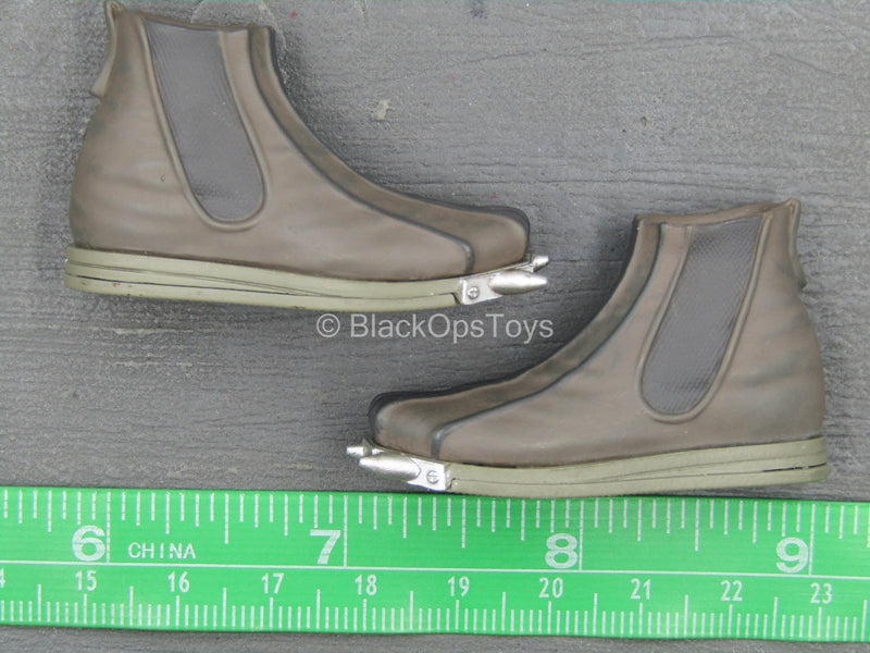 Load image into Gallery viewer, Star Wars - Boba Fett 40th Aniv. - Spiked Boots (Peg Type)
