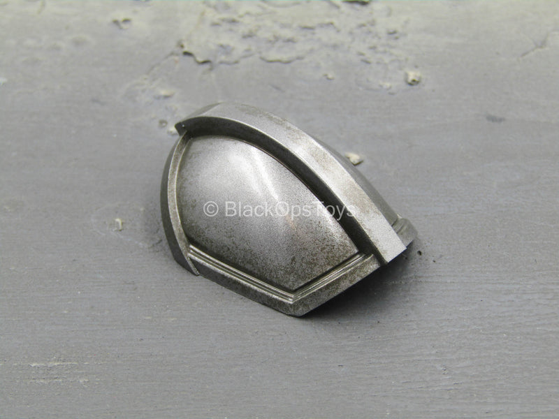 Load image into Gallery viewer, The Mandalorian Deluxe - Beskar Shoulder Armor
