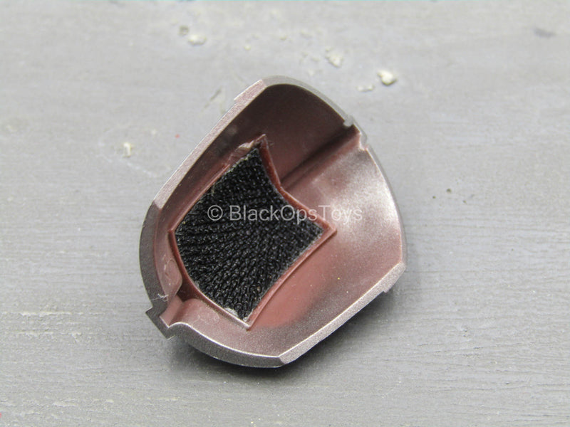 Load image into Gallery viewer, The Mandalorian Deluxe - Beskar Shoulder Armor
