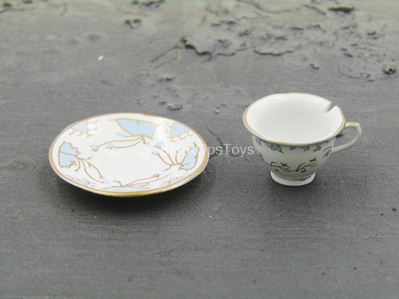 Load image into Gallery viewer, Beauty &amp; The Beast - Belle - Chip w/Saucer
