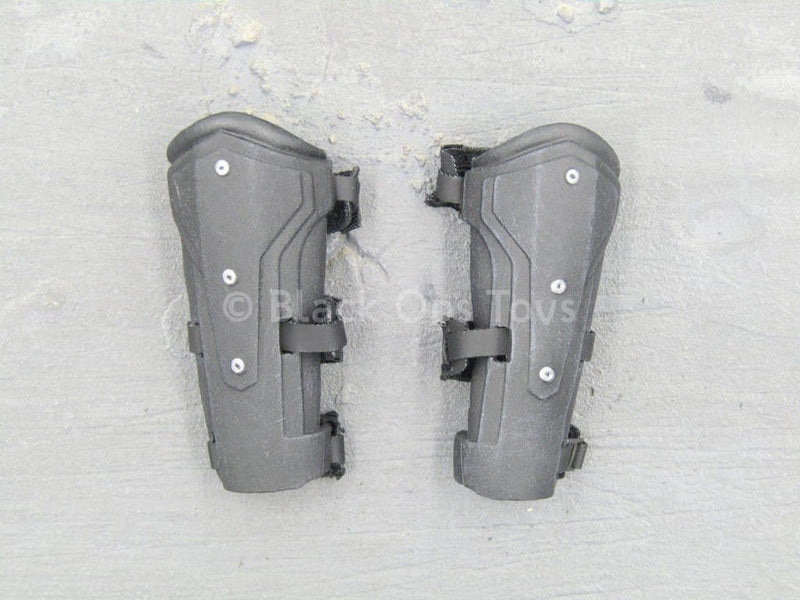 Load image into Gallery viewer, GI JOE - Snake Eyes - Black Forearm Guards
