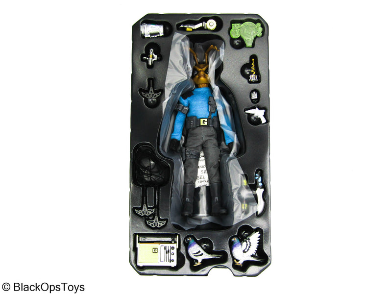 Load image into Gallery viewer, 1/12 - Mezco Con Bodega-Box Fall 2020 Exclusive - MINT IN BOX
