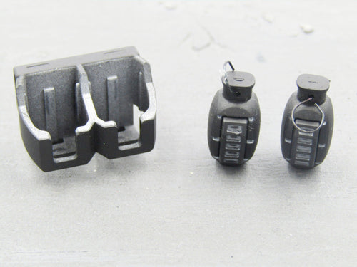 GI JOE - Snake Eyes - Grenade (x2) & Pouch