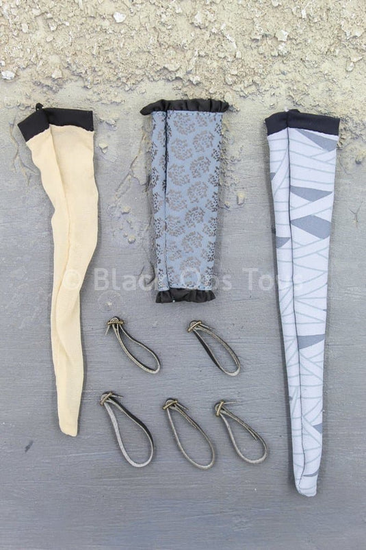 Kainé - Grey & Tan Stocking Set