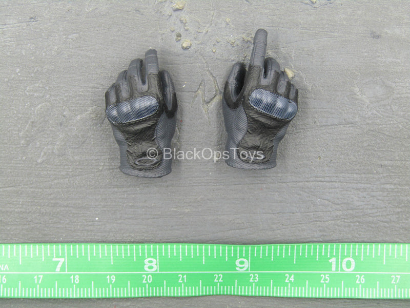 Load image into Gallery viewer, Special Forces Sniper - Black Gloved Right Trigger Hand Set
