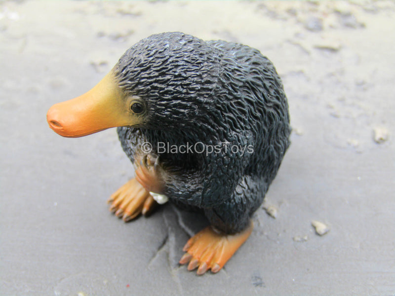 Load image into Gallery viewer, Fantastic Beast - Newt - Niffler Figurine
