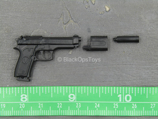 Leon - Leather Like Weapons Case w/Pistols & Grenades