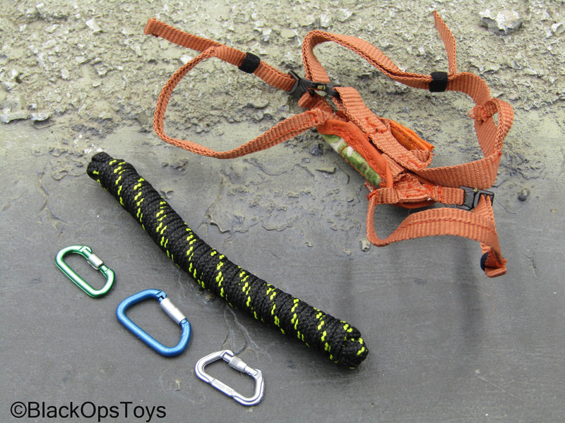 Load image into Gallery viewer, Soldier Story - Climbing &amp; Rappeling Harness w/Rope &amp; Carabiners
