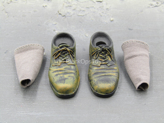 Leon - Weathered Shoes w/Socks