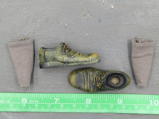Leon - Weathered Shoes w/Socks