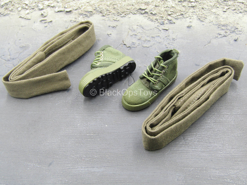 Load image into Gallery viewer, Vietnam Ten Sisters Ambulance Team - Shoes w/Wraps (Foot Type)
