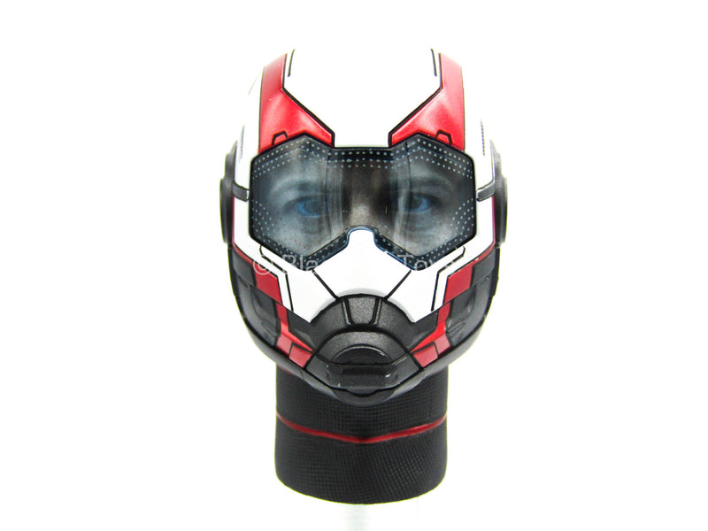 Load image into Gallery viewer, Endgame Tony Stark Team Suit - Light Up Helmeted Head Sculpt w/Neckpeg
