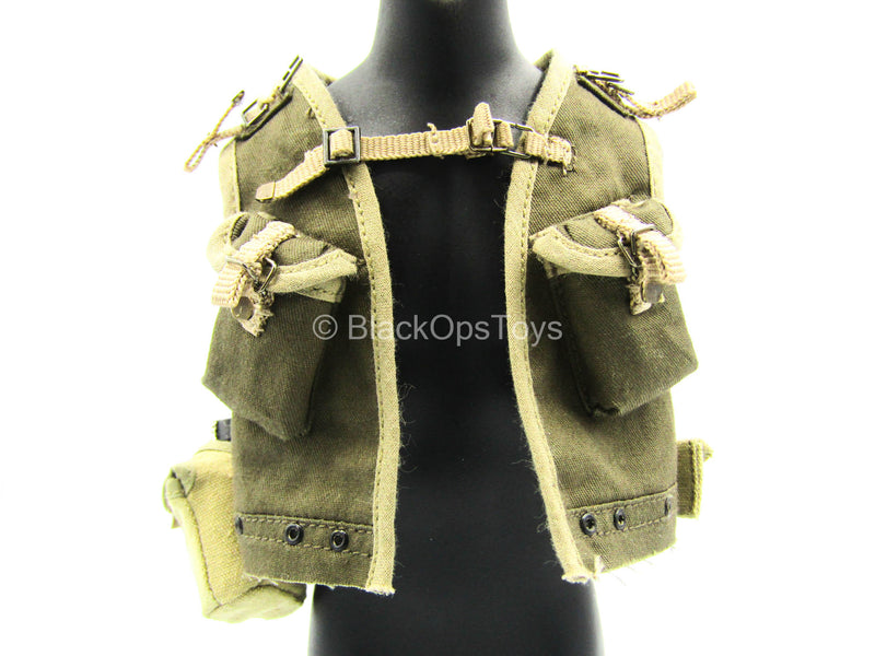 Load image into Gallery viewer, WWII - US Ranger Private Sniper - Ranger Charge Vest w/Gear Set
