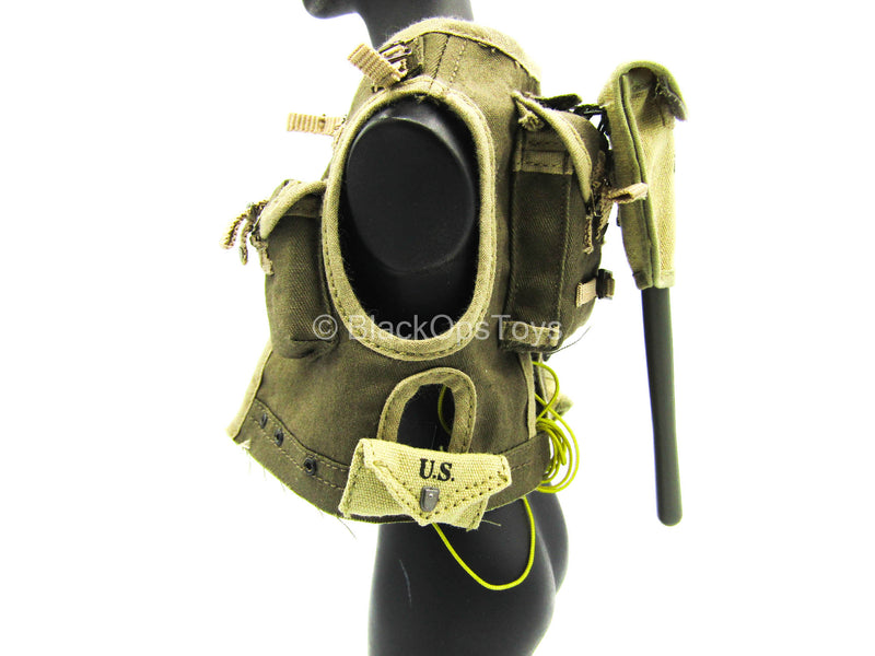 Load image into Gallery viewer, WWII - US Ranger Private Sniper - Ranger Charge Vest w/Gear Set
