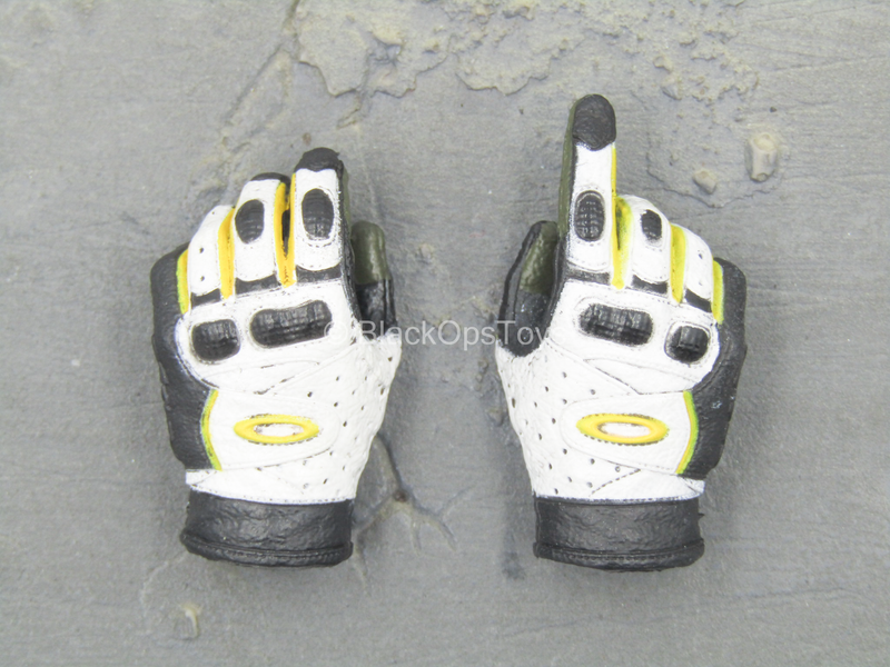 Load image into Gallery viewer, PMC Urban Grenadier - White &amp; Black Gloved Hands
