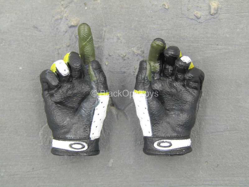 Load image into Gallery viewer, PMC Urban Grenadier - White &amp; Black Gloved Hands
