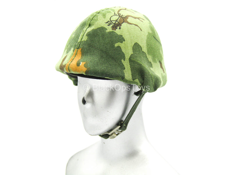 Load image into Gallery viewer, Vietnam - USMC - Wine Leaf Camo Helmet
