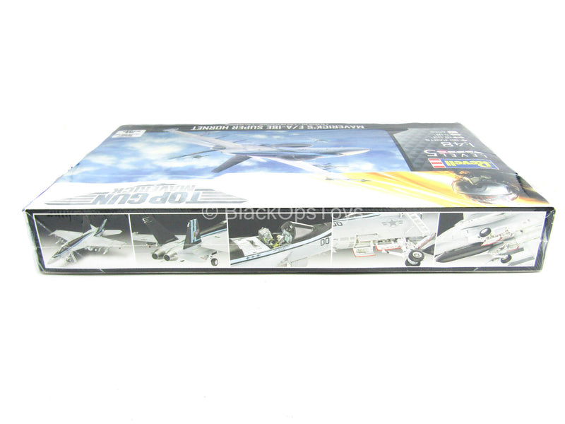 Load image into Gallery viewer, 1/48 - Top Gun Maverick&#39;s F/A-18E Plastic Kit - MINT IN BOX
