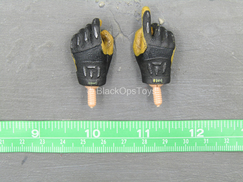Load image into Gallery viewer, Seal Team 5 - Black &amp; Orange Male Gloved Hand Set
