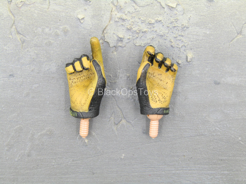 Load image into Gallery viewer, Seal Team 5 - Black &amp; Orange Male Gloved Hand Set
