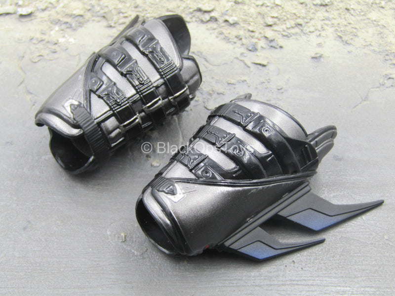 Load image into Gallery viewer, Arkham Knight - Batman Beyond - Black Gauntlets
