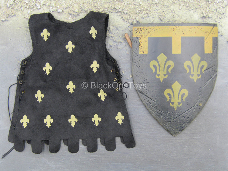 Load image into Gallery viewer, Armored Sergeants Display - Black Shield w/Sleeveless Robe
