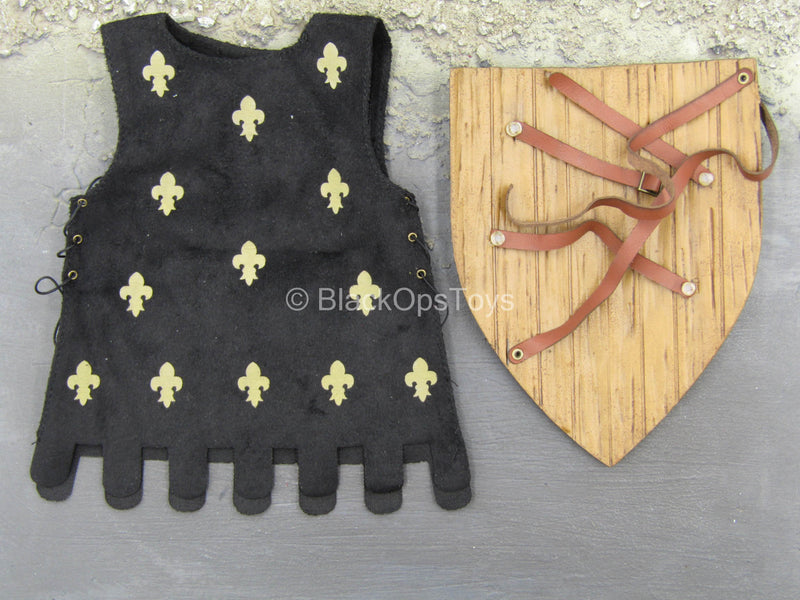 Load image into Gallery viewer, Armored Sergeants Display - Black Shield w/Sleeveless Robe
