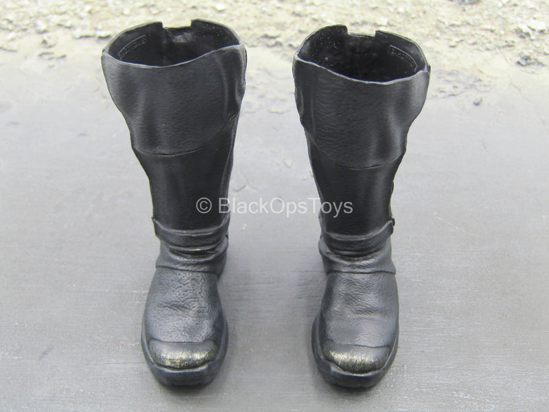 Load image into Gallery viewer, Batman v Superman - Black Boots (Peg Type)
