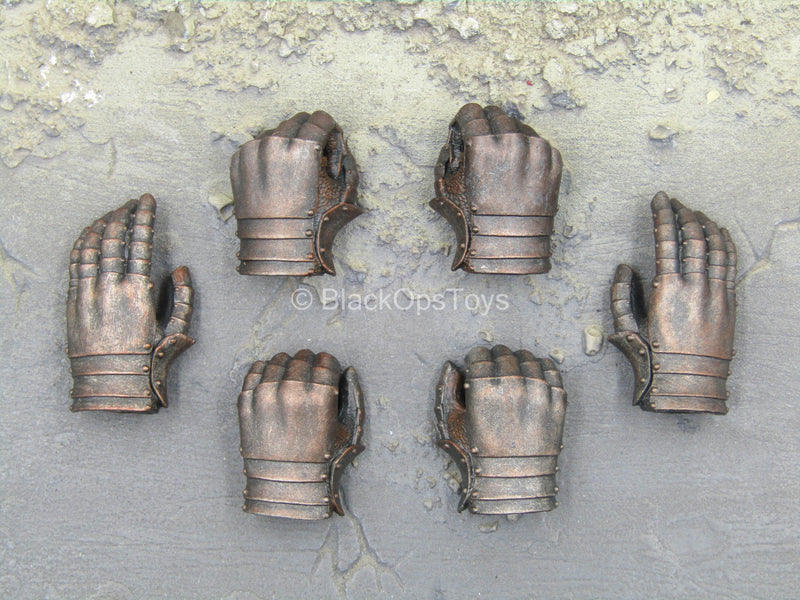 Load image into Gallery viewer, Royal Defender Golden - Female Gloved Hand Set
