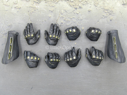 Batman v Superman - Black Gloved Hand Set w/Gauntlets