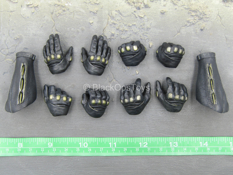 Load image into Gallery viewer, Batman v Superman - Black Gloved Hand Set w/Gauntlets
