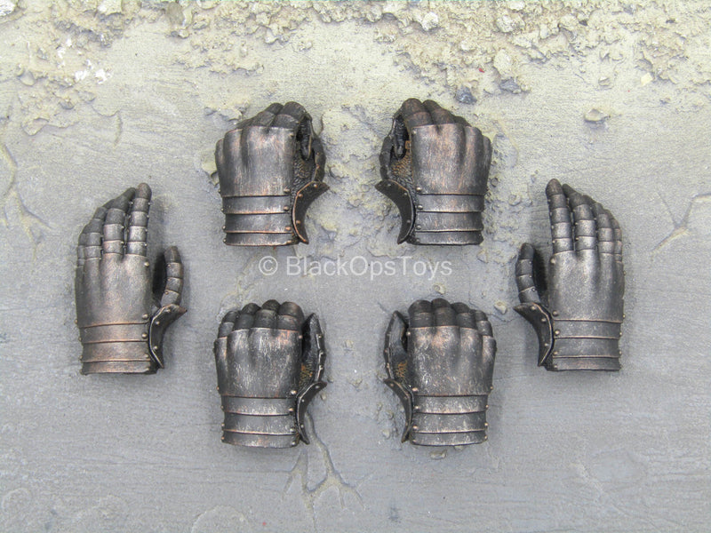 Load image into Gallery viewer, Royal Defender Black - Black Female Gloved Hand Set
