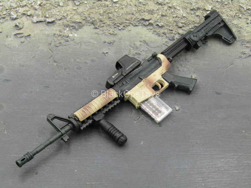 Load image into Gallery viewer, Weapons Collection - Desert Camo M4 Rifle w/Clear Magazine
